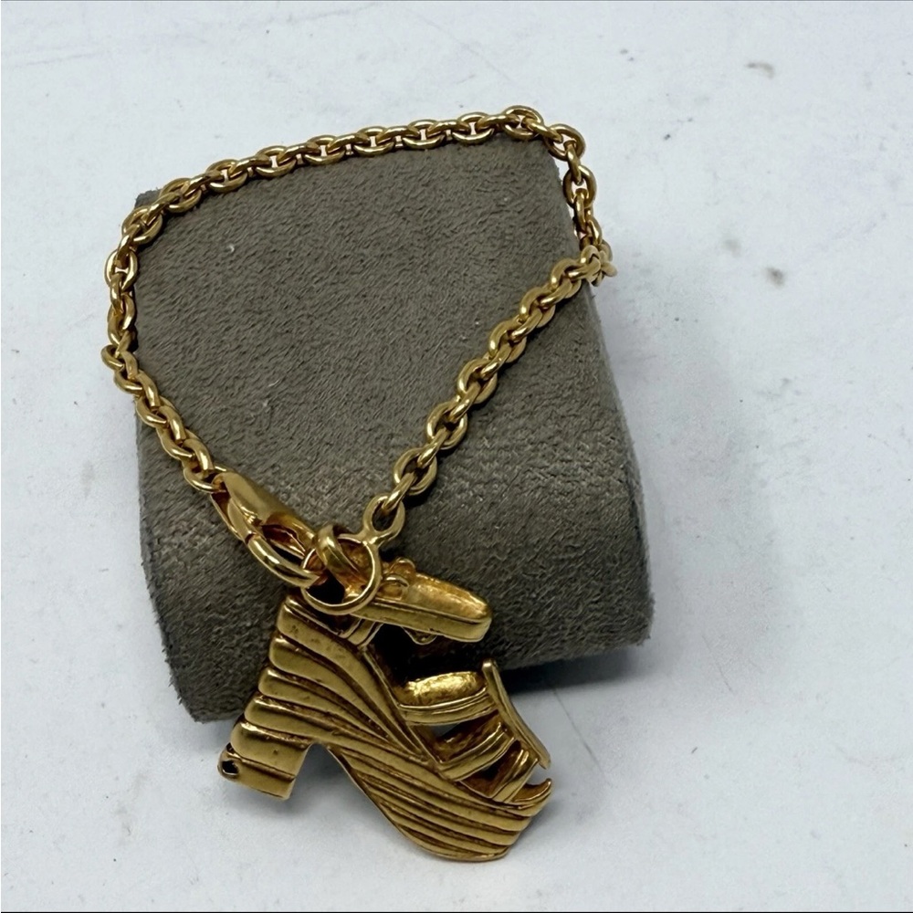 VINTAGE SALVATORE FERRAGAMO BRACELET Gold TONE High Heel Charm bracelet